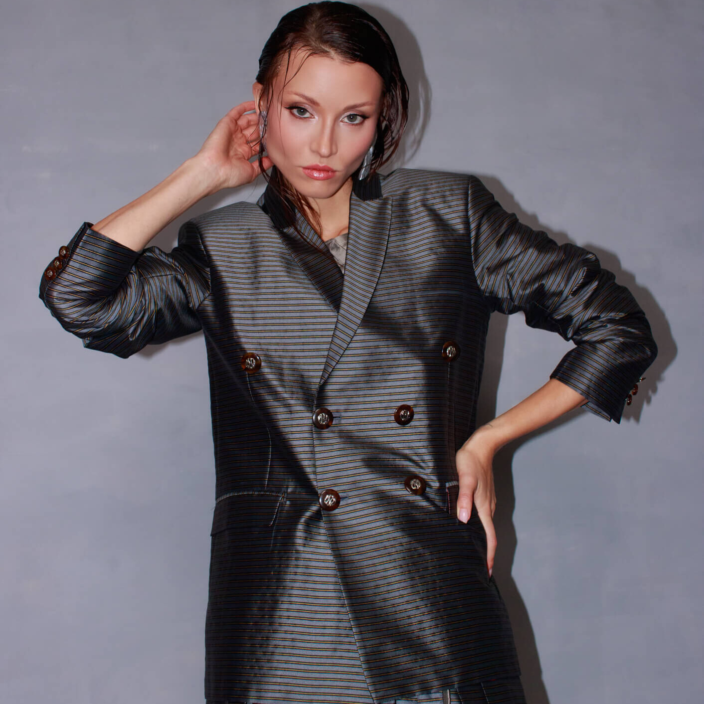 ECO_BRUTALIS-50 ECO_BRUTALIS-53 paleto listrado, seda, marca luan valloto, slow fashion moda sustentável