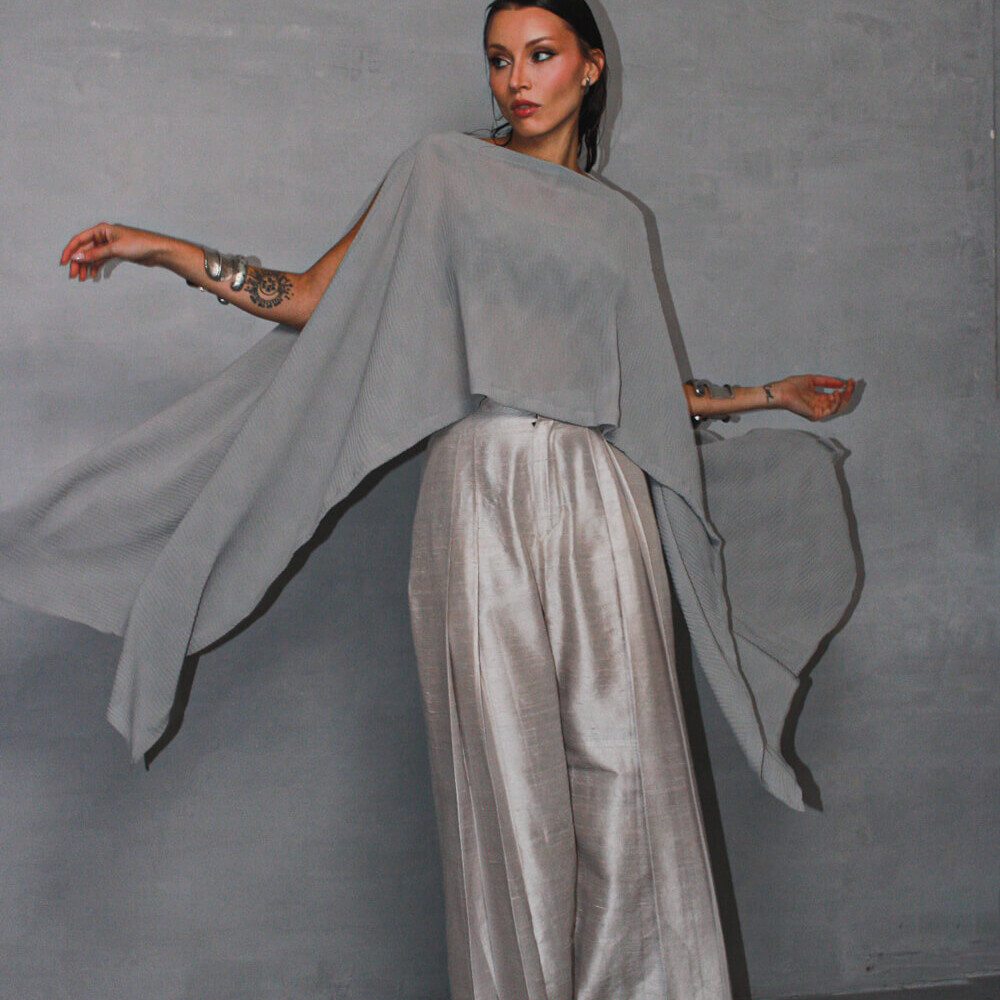 ECO_BRUTALIS-50 ECO_BRUTALIS-53 Cobogó plissado cinza, tecido PLISSADO, marca luan valloto, slow fashion moda sustentável